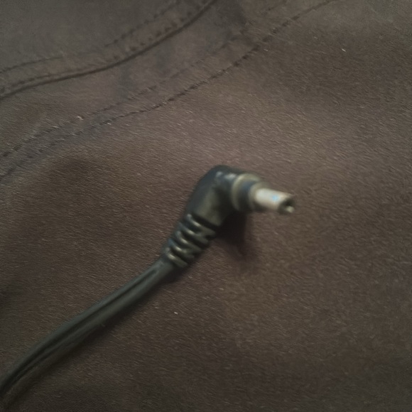 NWT The Fieldsheer Dual Power Water Resistant Heated Vest - Picture 7 of 8